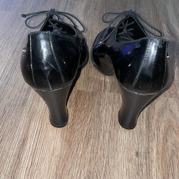 CHANEL BLACK PATENT LEATHER Lace Up HEEL OXFORD SHOES size - 37 - Picture 2 of 8